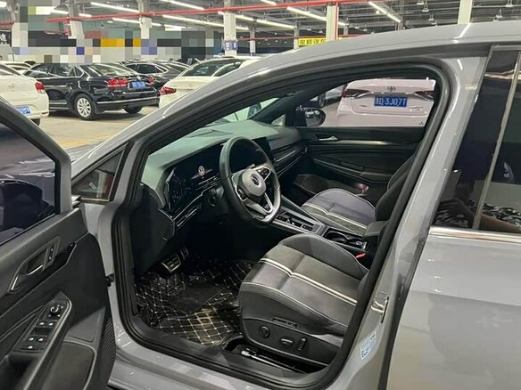2023 Volkswagen Golf VIII, зелёный, 2200000 рублей - вид 6
