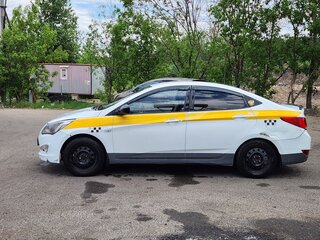 2016 Hyundai Solaris I Рестайлинг, белый, 345000 рублей, вид 2