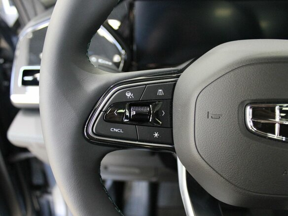 2026 Geely Monjaro I Рестайлинг, серый, 4954990 рублей - вид 9