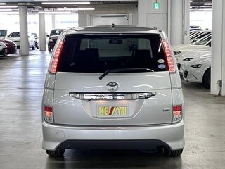 2015 Toyota ISis I Рестайлинг, серебристый, 900001 рублей, вид 4