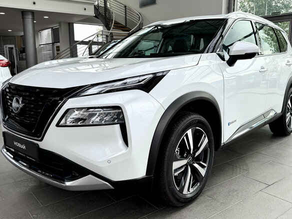 2024 Nissan X-Trail IV, белый