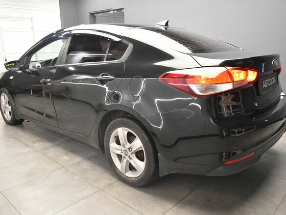 2017 Kia Cerato III Рестайлинг (Classic), чёрный, 967000 рублей - вид 7