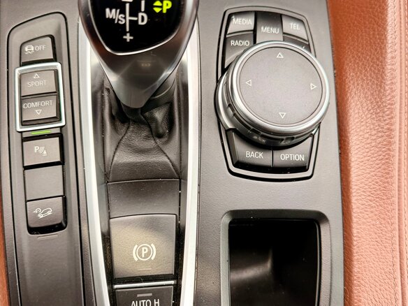 2015 BMW X6 30d II (F16), коричневый, 3850000 рублей - вид 22
