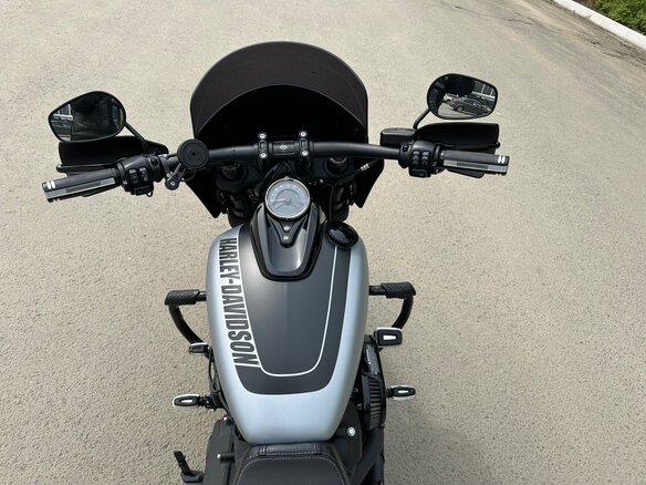 2020 Harley-Davidson Fat Bob, серебристый, 2180000 рублей - вид 22