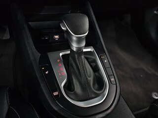 2024 Kia K3 II Рестайлинг, белый, 1950000 рублей, вид 2