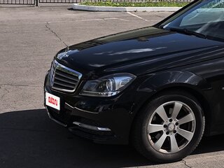 2011 Mercedes-Benz C-Класс 180 BlueEFFICIENCY III (W204) Рестайлинг, чёрный, 1500000 рублей, вид 3