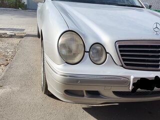 2000 Mercedes-Benz E-Класс 200 II (W210, S210) Рестайлинг, серебристый, 950000 рублей, вид 1