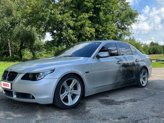 2004 BMW 5 серии 520i V (E60/E61), серебристый, 750000 рублей, вид 1