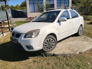 2010 Kia Rio II Рестайлинг, белый, 400000 рублей, вид 2