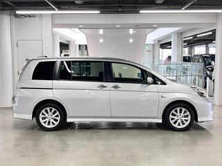 2015 Toyota ISis I Рестайлинг, серебристый, 900001 рублей, вид 2
