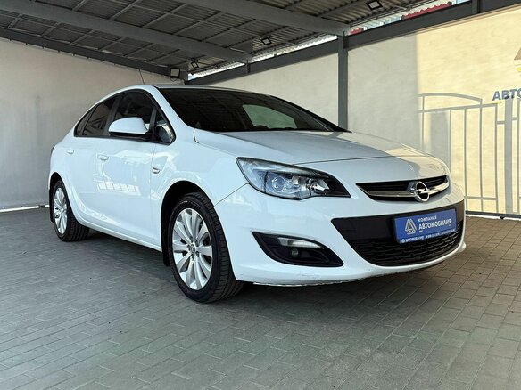 2014 Opel Astra J Рестайлинг, белый