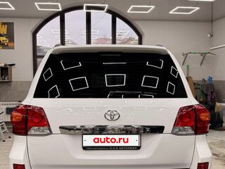 2012 Toyota Land Cruiser 200 Series Рестайлинг 1, белый, 4050000 рублей, вид 3
