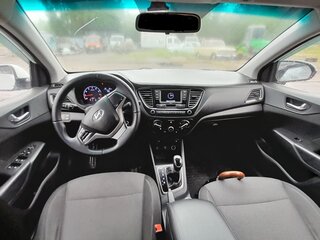 2019 Hyundai Solaris II, белый, 870000 рублей, вид 2