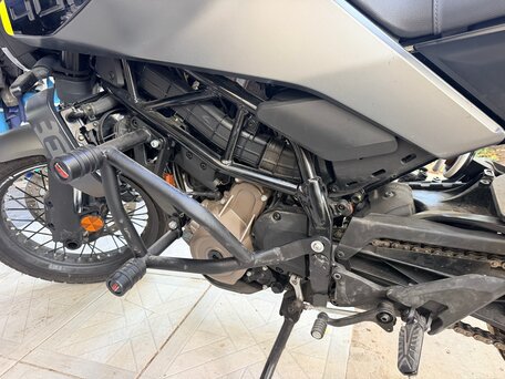 2024 Husqvarna Svartpilen 401, серый, 650000 рублей, вид 5