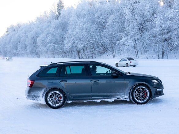 2019 Skoda Octavia RS III Рестайлинг, серый, 2500000 рублей - вид 12