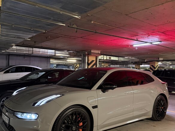 2023 Zeekr 001 100 kWh I, серый, 4500000 рублей - вид 16