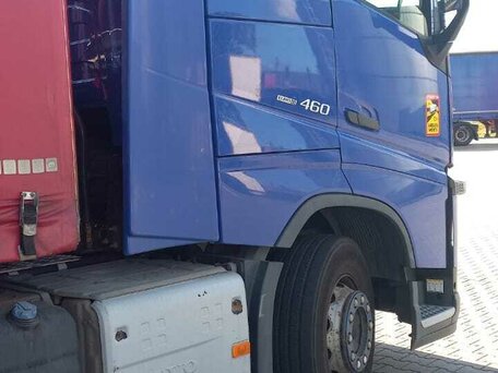 2014 Volvo FH, синий, 2300000 рублей, вид 3