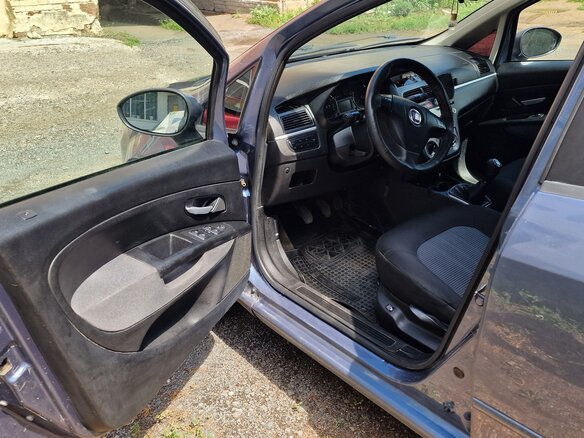 2010 Fiat Linea, синий, 450000 рублей - вид 9