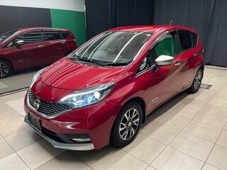 2017 Nissan Note e-Power II Рестайлинг, красный, 980000 рублей, вид 3