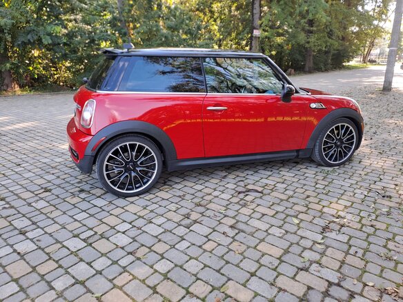 2012 Mini Hatch Cooper S II (R56) Рестайлинг, красный - вид 2