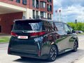 2024 Toyota Alphard IV, чёрный - вид 3