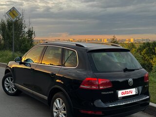 2011 Volkswagen Touareg II, чёрный, 1820000 рублей, вид 3