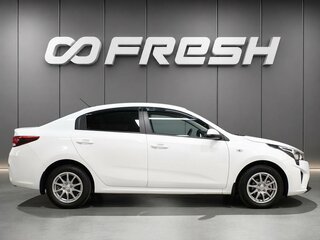 2021 Kia Rio IV Рестайлинг, белый, 1560000 рублей, вид 5