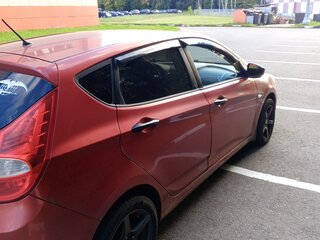 2011 Hyundai Solaris I, красный, 560000 рублей, вид 3