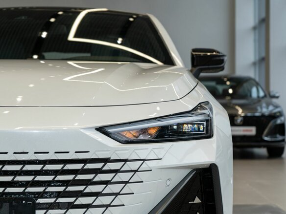 2025 Changan UNI-V I, белый, 3479900 рублей - вид 14
