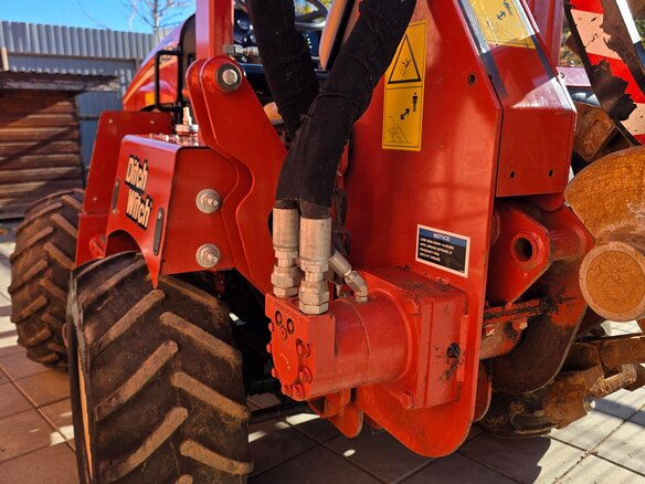 2012 DitchWitch Траншеекопатель, красный, 2300000 рублей - вид 14