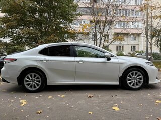 2020 Toyota Camry VIII (XV70), белый, 2178000 рублей, вид 5