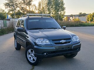 2013 Chevrolet Niva I Рестайлинг, зелёный, 700000 рублей, вид 2