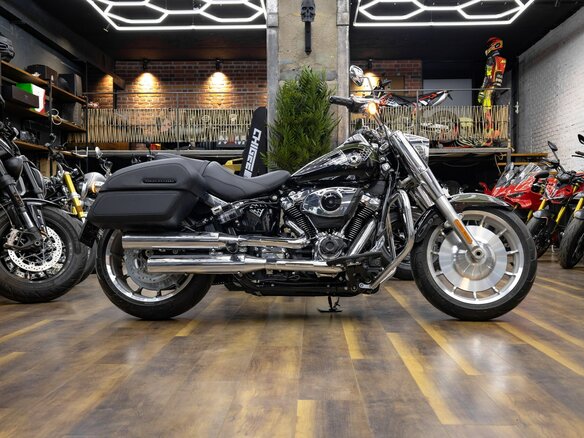 2026 Harley-Davidson Fat Boy, чёрный, 3290000 рублей - вид 10