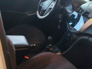 2016 Hyundai Solaris I Рестайлинг, белый, 880000 рублей, вид 4