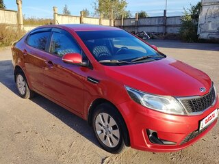 2014 Kia Rio 5-speed III, красный, 800000 рублей, вид 5