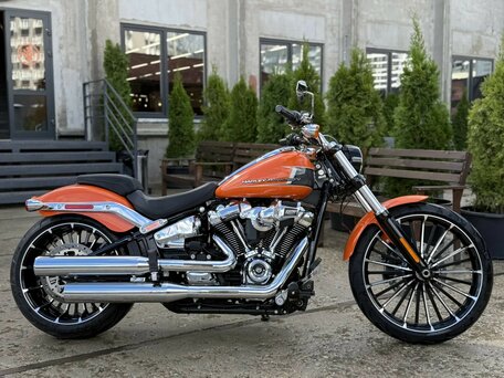 2023 Harley-Davidson Breakout, оранжевый, 2240000 рублей, вид 2
