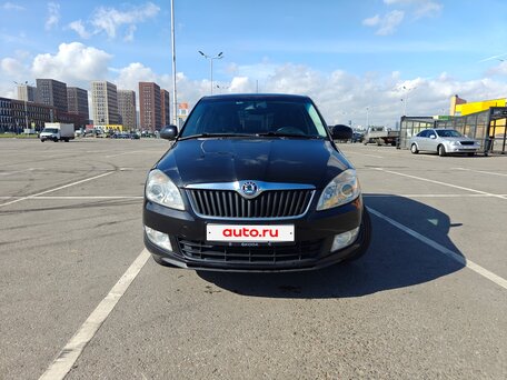 2010 Skoda Fabia II Рестайлинг, чёрный, 530000 рублей, вид 2