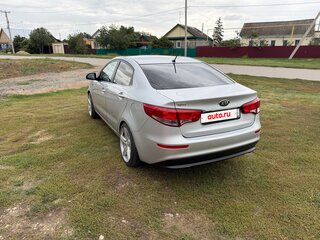 2016 Kia Rio III Рестайлинг, серебристый, 1297200 рублей, вид 4