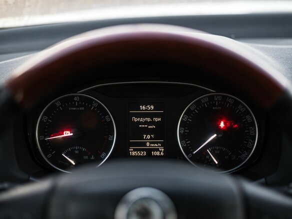 2012 Skoda Octavia II (A5) Рестайлинг, белый, 599000 рублей - вид 4