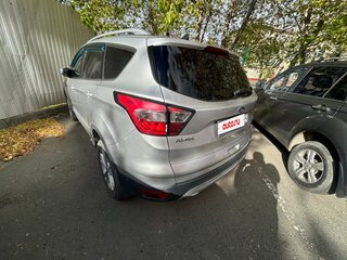 2017 Ford Kuga II Рестайлинг, серебристый, 1070000 рублей, вид 3