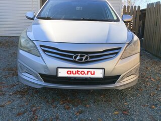 2016 Hyundai Solaris I Рестайлинг, серебристый, 800000 рублей, вид 2