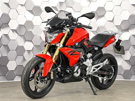 2020 BMW G 310 R, красный, 399000 рублей, вид 2