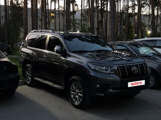 2018 Toyota Land Cruiser Prado 150 Series Рестайлинг 2, серый, 5300000 рублей, вид 3