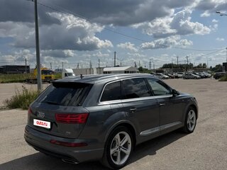 2017 Audi Q7 II (4M), серый, 4800000 рублей, вид 5