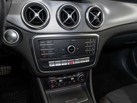 2018 Mercedes-Benz CLA 250 I (C117, X117) Рестайлинг, белый, 2080000 рублей - вид 15