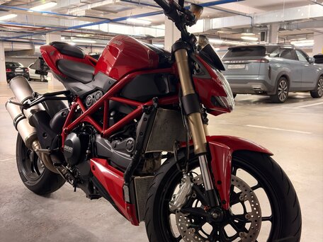2015 Ducati Streetfighter, красный, 790000 рублей, вид 4