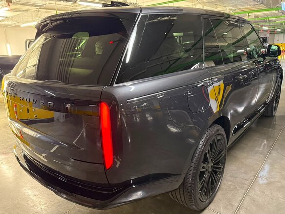 2026 Land Rover Range Rover D350 MHEV Long V, чёрный - вид 2
