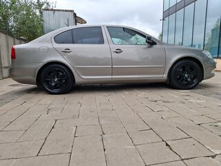 2011 Skoda Octavia II (A5) Рестайлинг, серый, 950000 рублей, вид 4