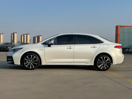 2022 Toyota Levin XII (E210) Рестайлинг, белый, 1900000 рублей, вид 2