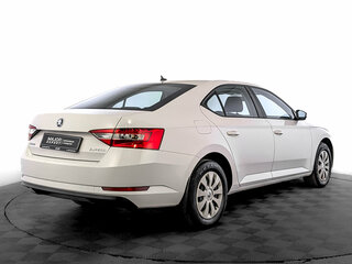 2019 Skoda Superb III, белый, 2385000 рублей, вид 5